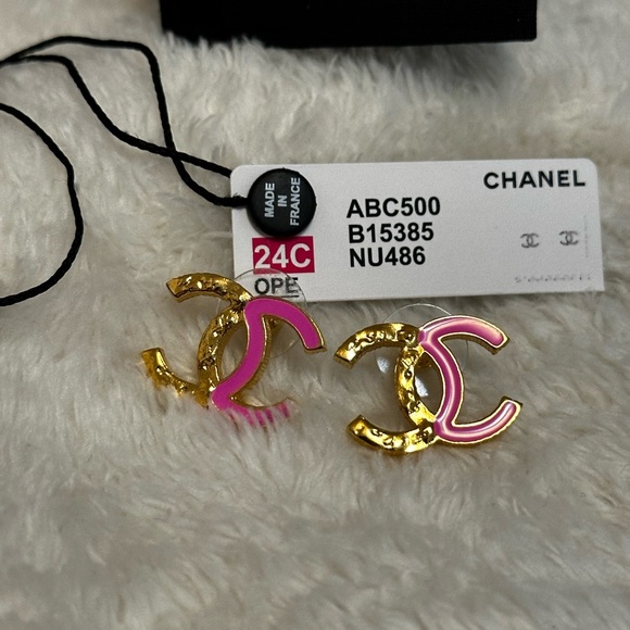 Chanel Cc Logo Earrings - Picture 7 of 9
